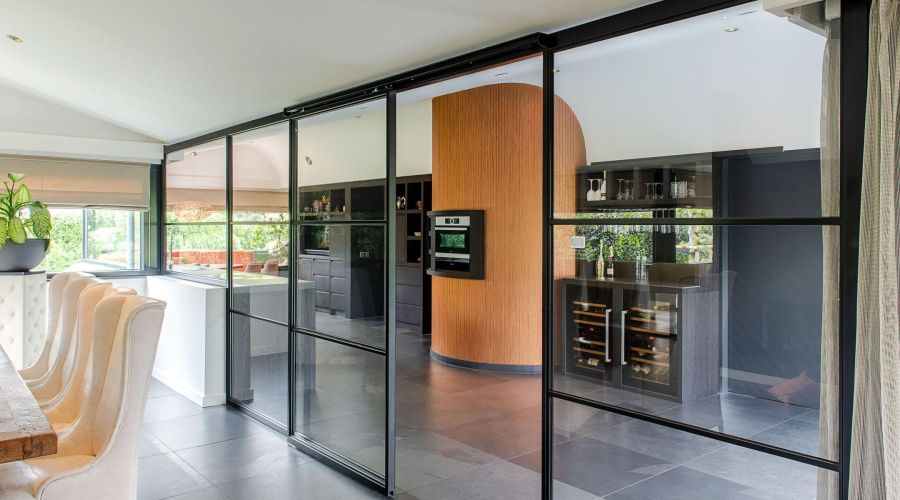 Staal glas scheidingswand schuifdeur