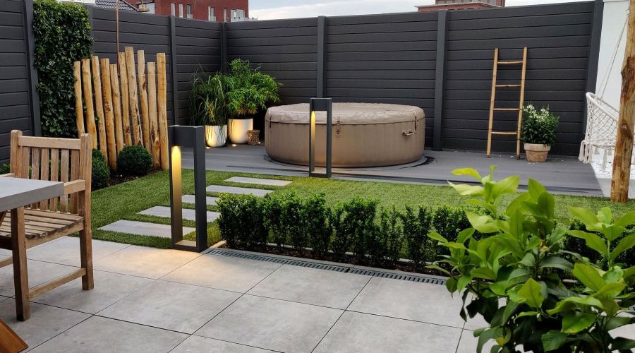 Houten boomstammen tuin, tuinontwerp, tuinplan
