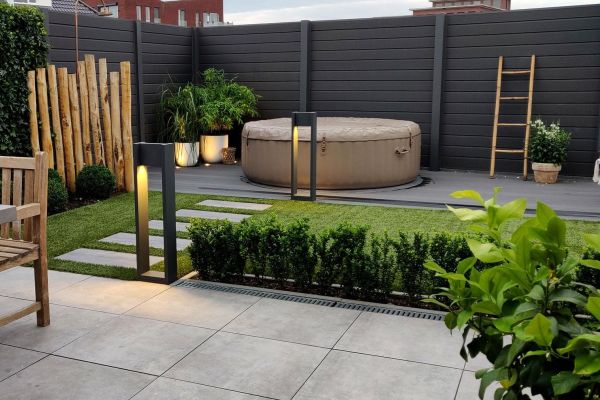 Houten boomstammen tuin, tuinontwerp, tuinplan